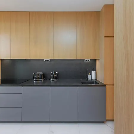 Golden Moon - Portova Apartment *