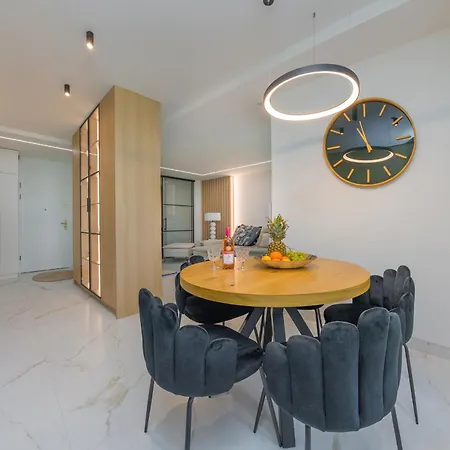 Golden Moon - Portova * Gdynia