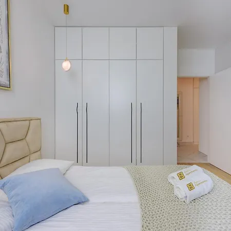 Apartment Golden Moon - Portova *