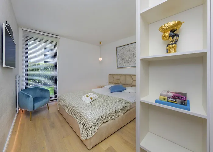 Golden Moon - Portova * Gdynia