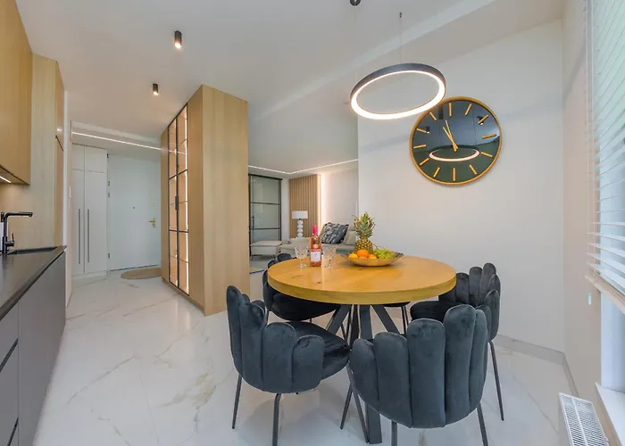 Golden Moon - Portova * Gdynia